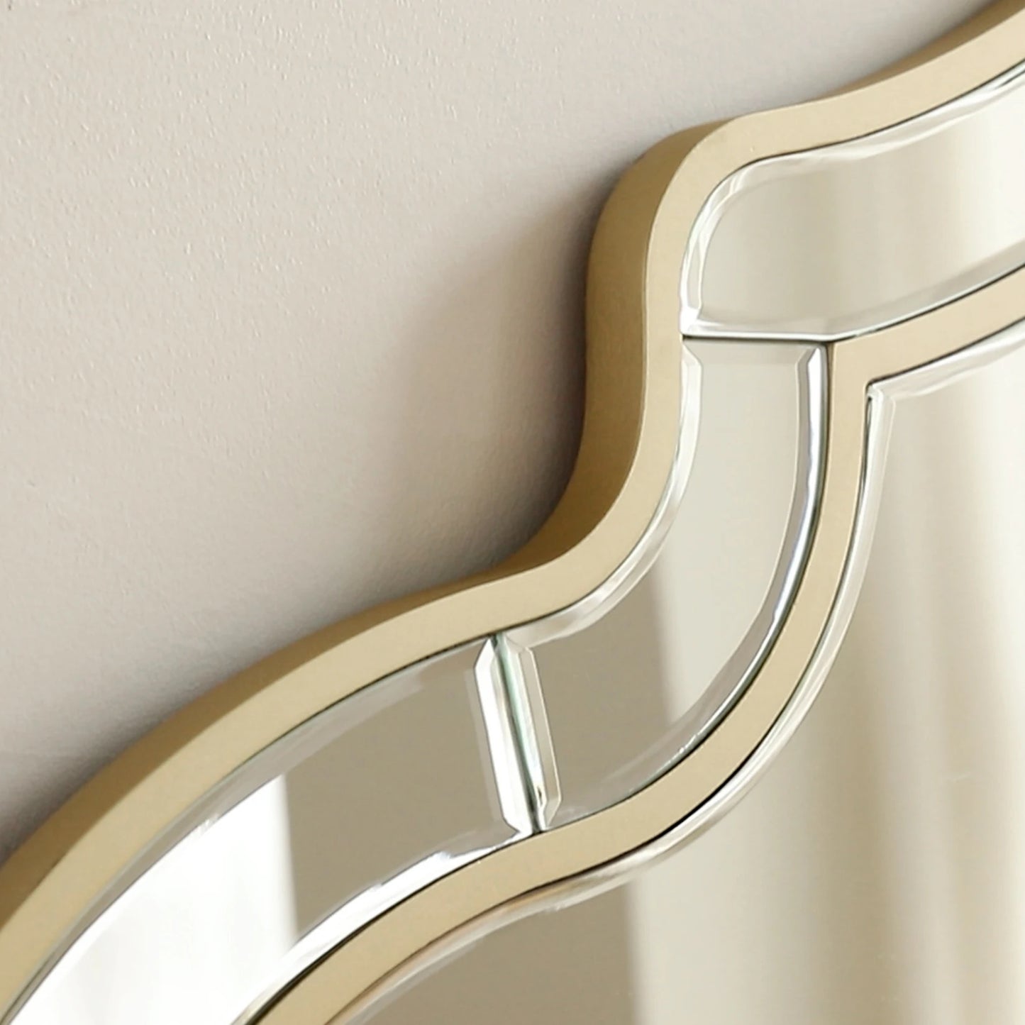 Large Gold Wall Mirror – Modern Decorative Accent