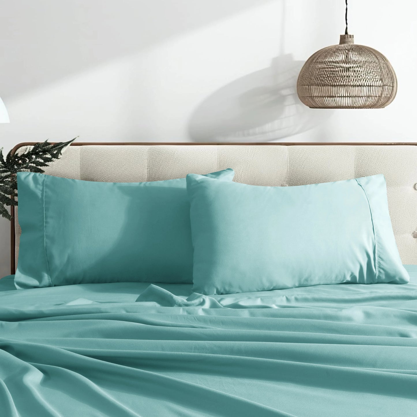 Luxury 4-Piece Microfiber Bed Sheet Set – Ultra Soft, Hotel-Quality Sheets with Fitted Sheet, Flat Sheet & Pillowcases