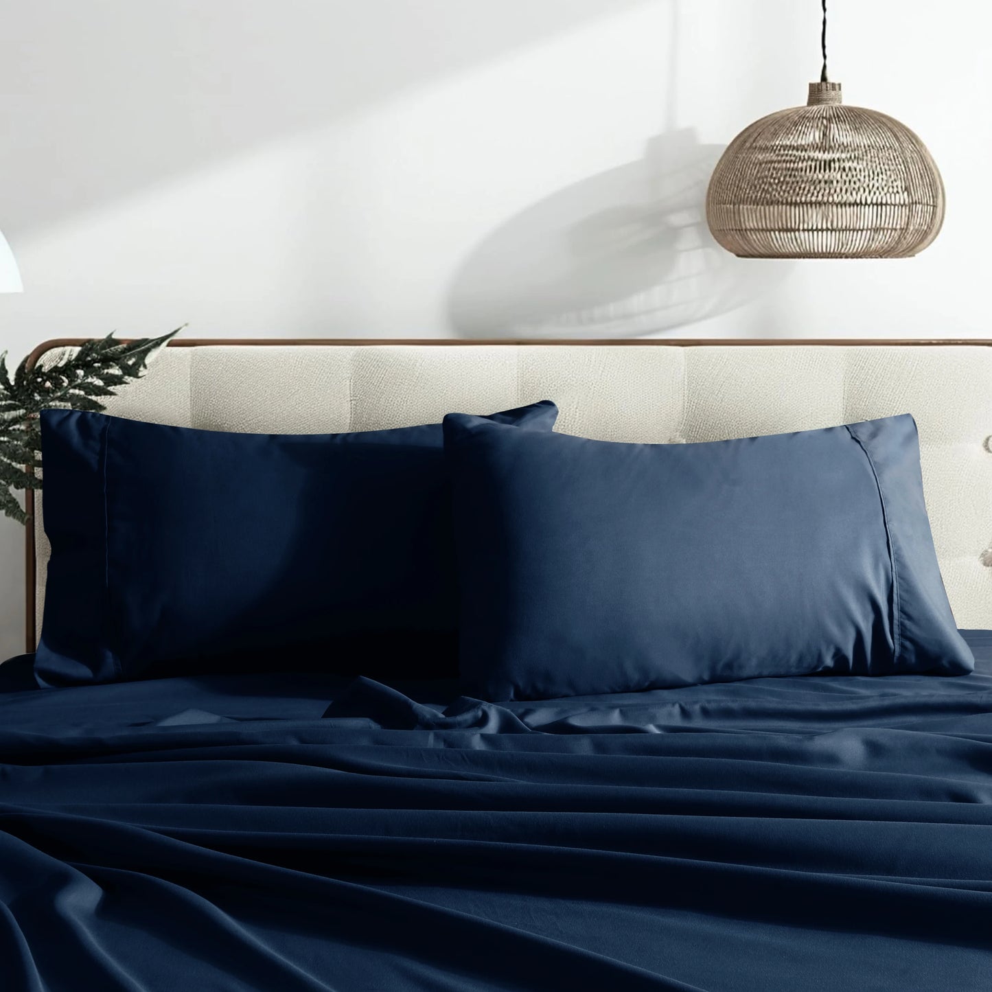 Luxury 4-Piece Microfiber Bed Sheet Set – Ultra Soft, Hotel-Quality Sheets with Fitted Sheet, Flat Sheet & Pillowcases