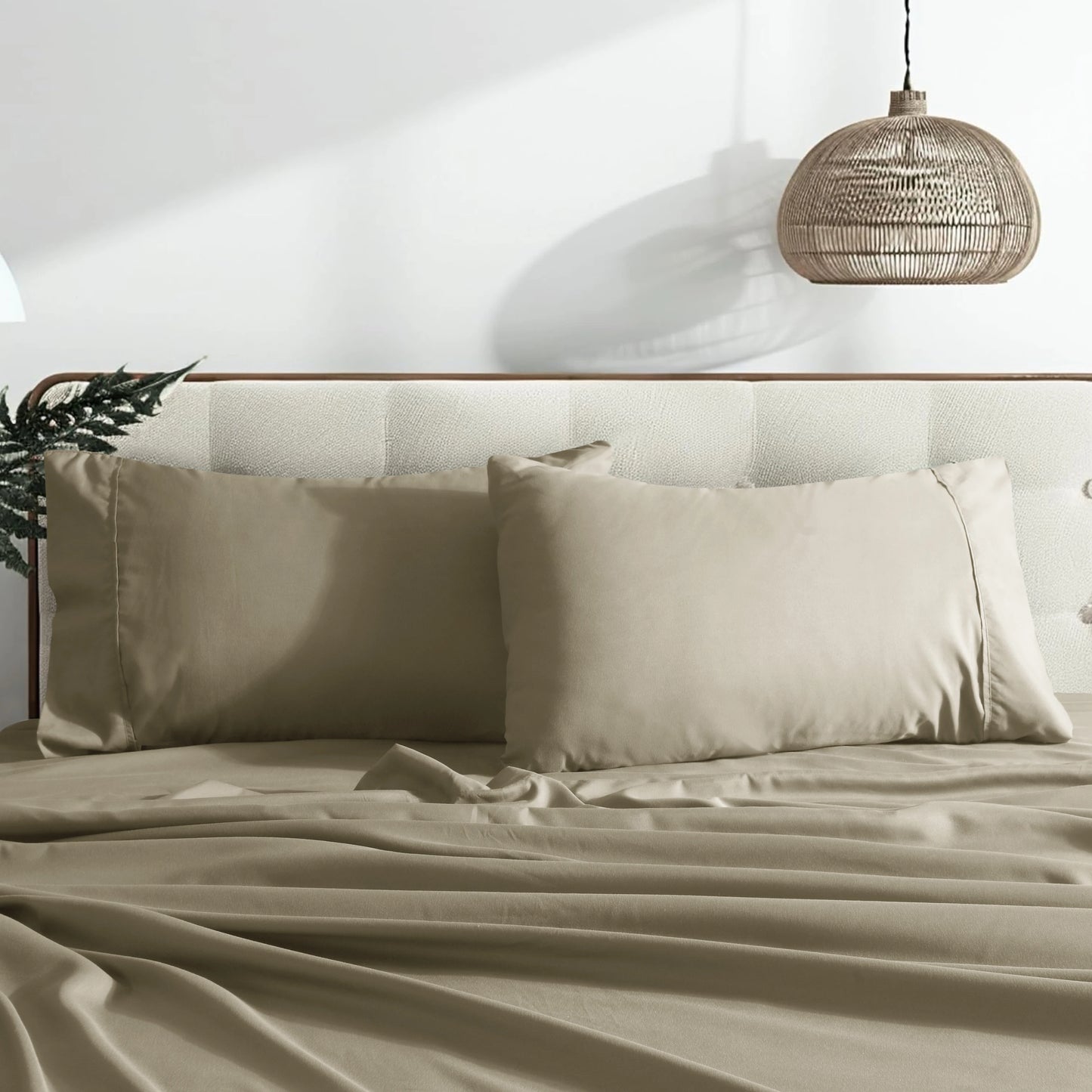 Luxury 4-Piece Microfiber Bed Sheet Set – Ultra Soft, Hotel-Quality Sheets with Fitted Sheet, Flat Sheet & Pillowcases