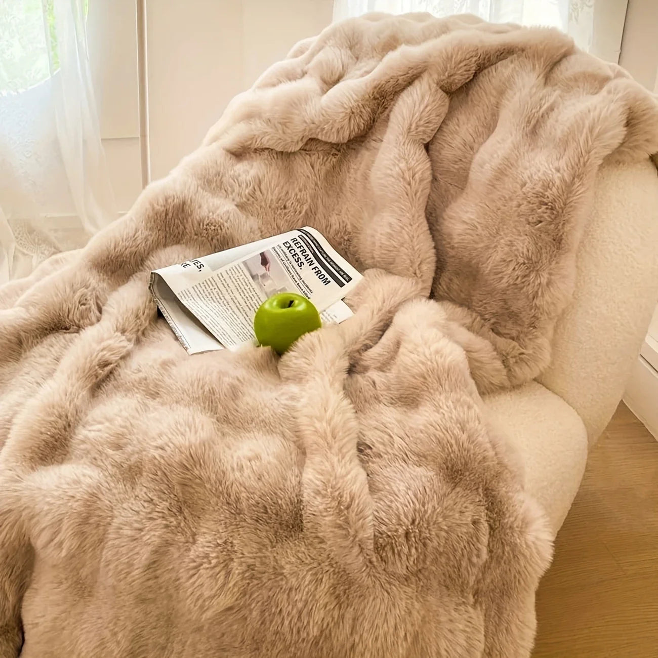 Soft Knit Throw Blanket – Lightweight 100% Polyester Bed & Sofa Blanket