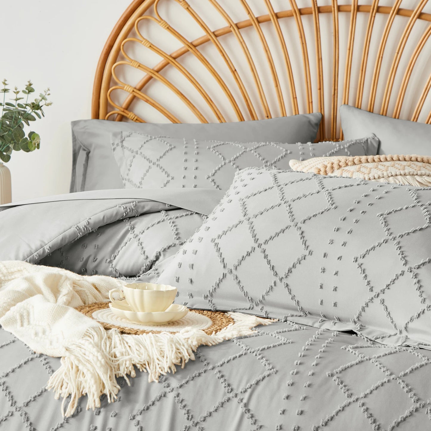 Tufted Boho Comforter Set – Farmhouse Shabby Chic Embroidery, Soft Jacquard