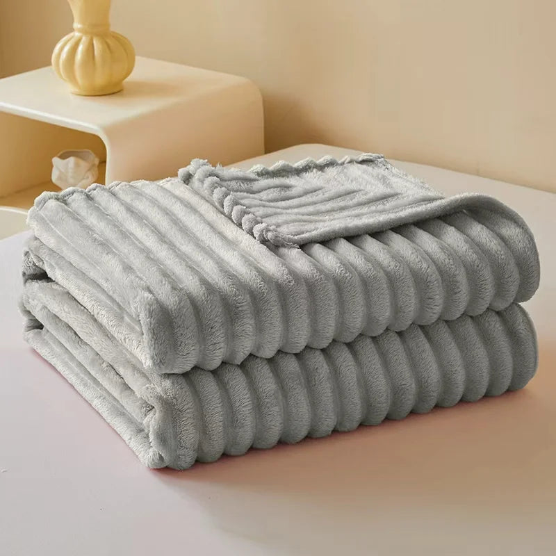 Milk Velvet/Flannel Blanket – Soft, All-Season, Machine-Washable for Bed & Sofa