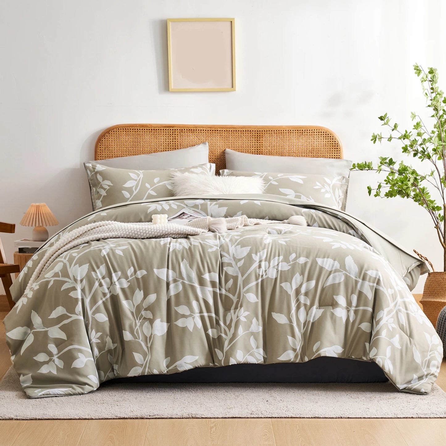 7-Piece Leaf Print Comforter Set Queen – Soft, Cozy, All-Season Bedding