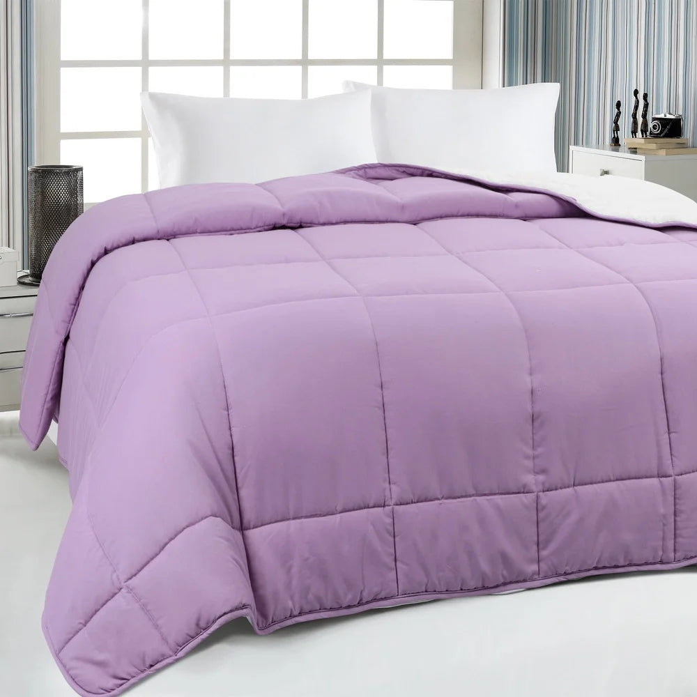 Lightweight Down Comforter Twin Size – Soft, Breathable & All-Season Warmth