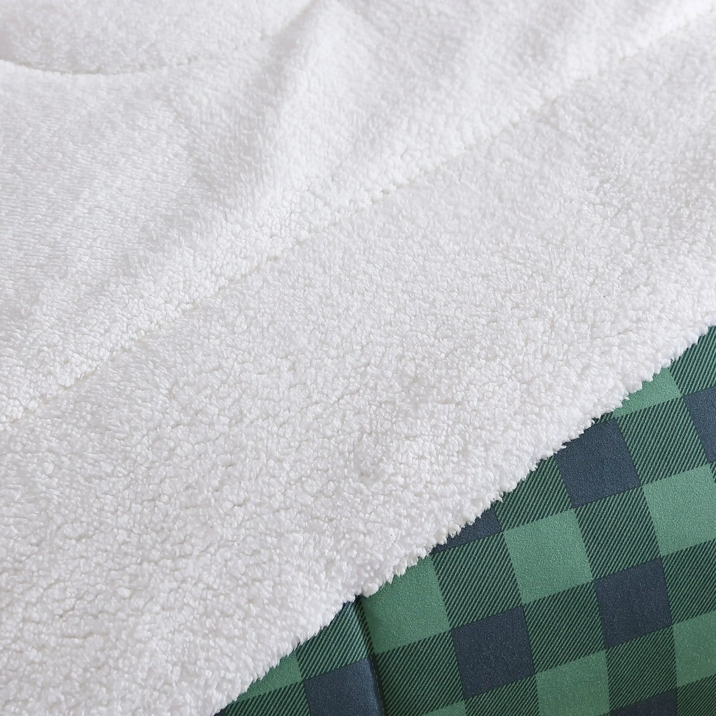 3-Piece Checkered Comforter Set – Soft Bedding