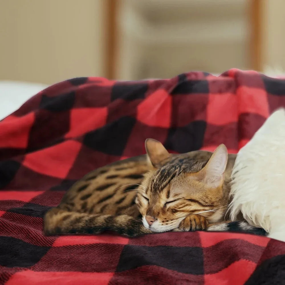Plaid Soft Plush Fleece Blanket – Lightweight, Cozy & Stylish Comfort for Every Season