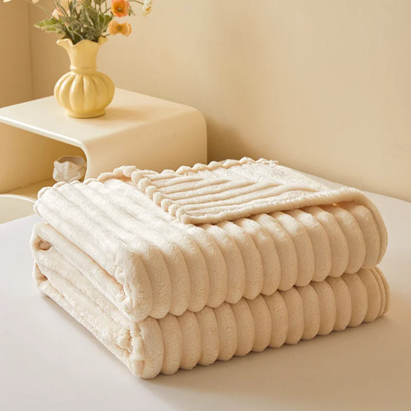 Milk Velvet/Flannel Blanket – Soft, All-Season, Machine-Washable for Bed & Sofa