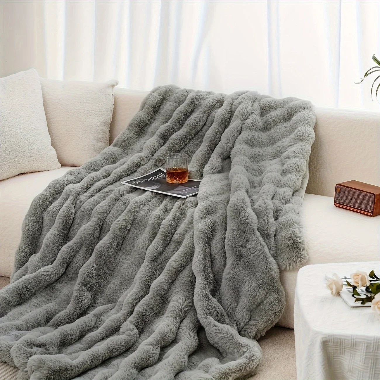 Soft Knit Throw Blanket – Lightweight 100% Polyester Bed & Sofa Blanket