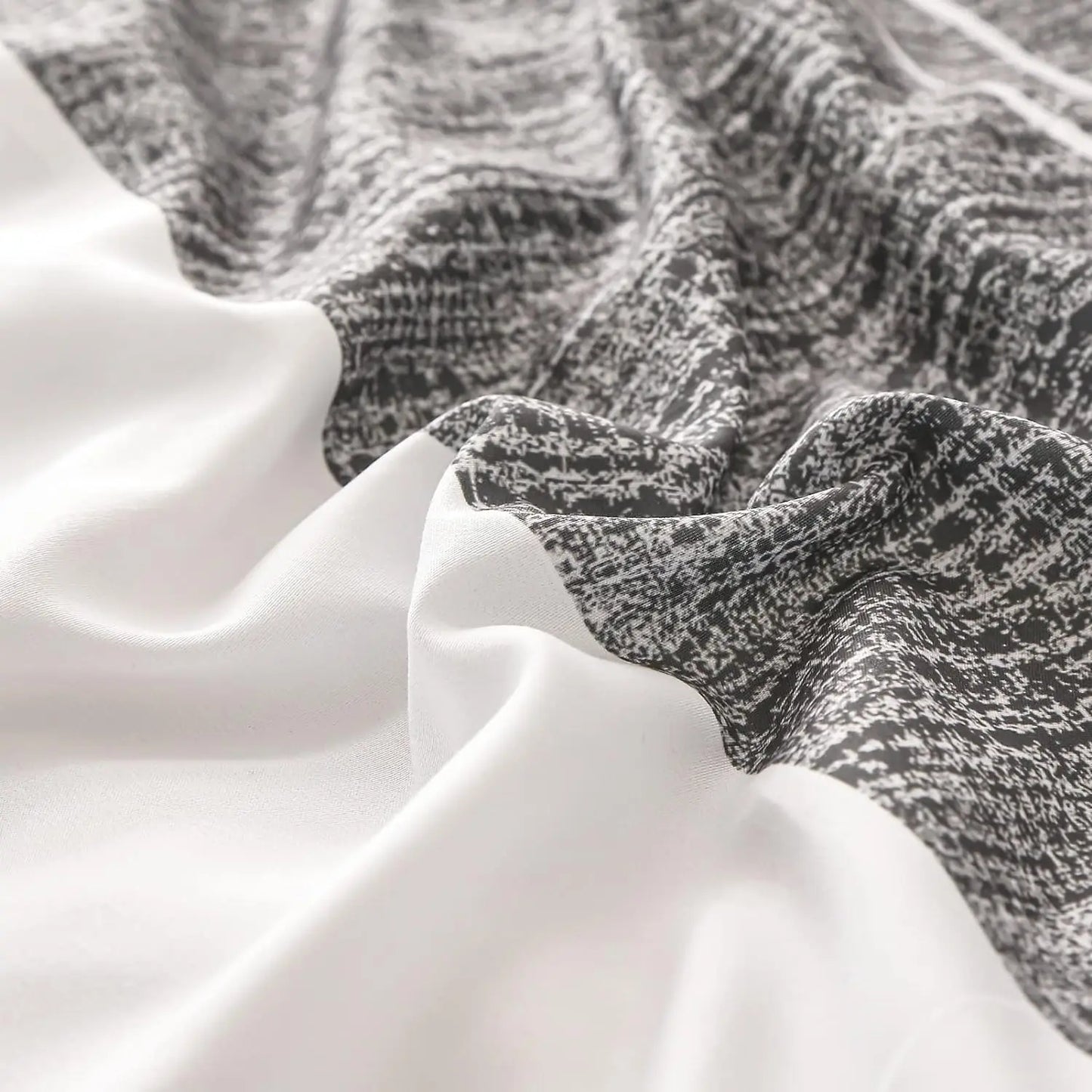 7-Piece Striped Bedding Set – Comforter, Sheets, Pillowcases & Shams