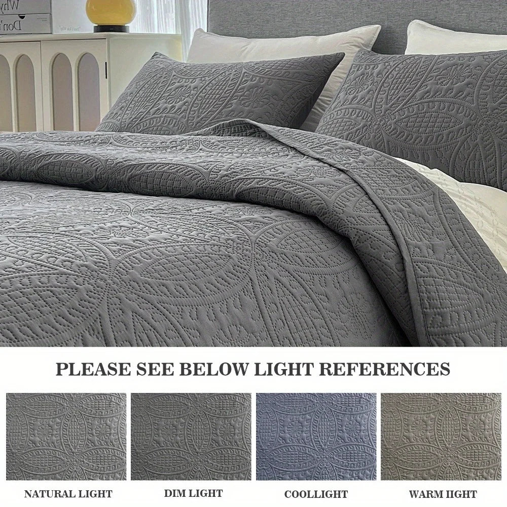 1-Pc Modern Coin Pattern Bed Quilt – Soft, Lightweight, Reversible, All-Season