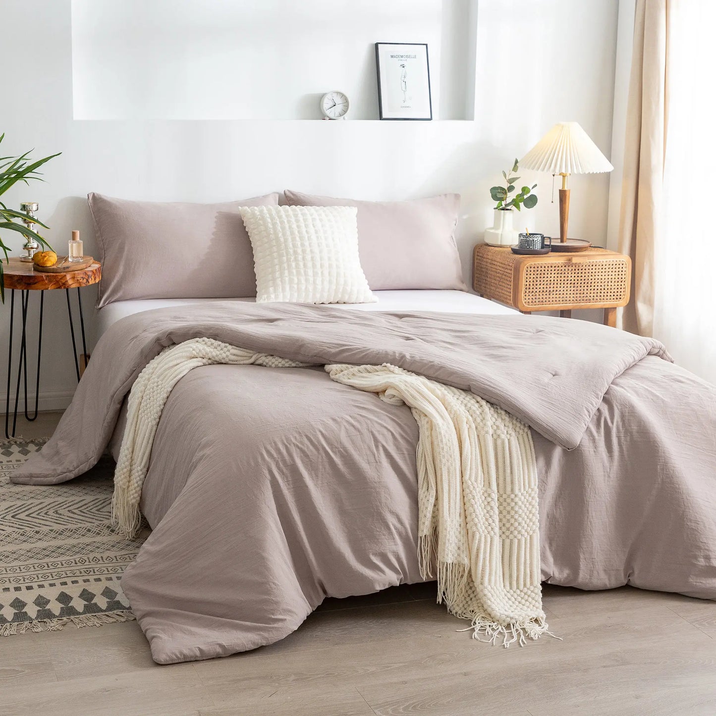 Reversible Soft Microfiber Comforter Set – Lightweight All-Season Fluffy Bedding