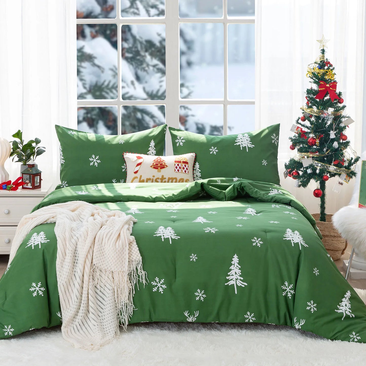 Soft Polycotton Christmas Comforter Set – Christmas Tree & Snowflake