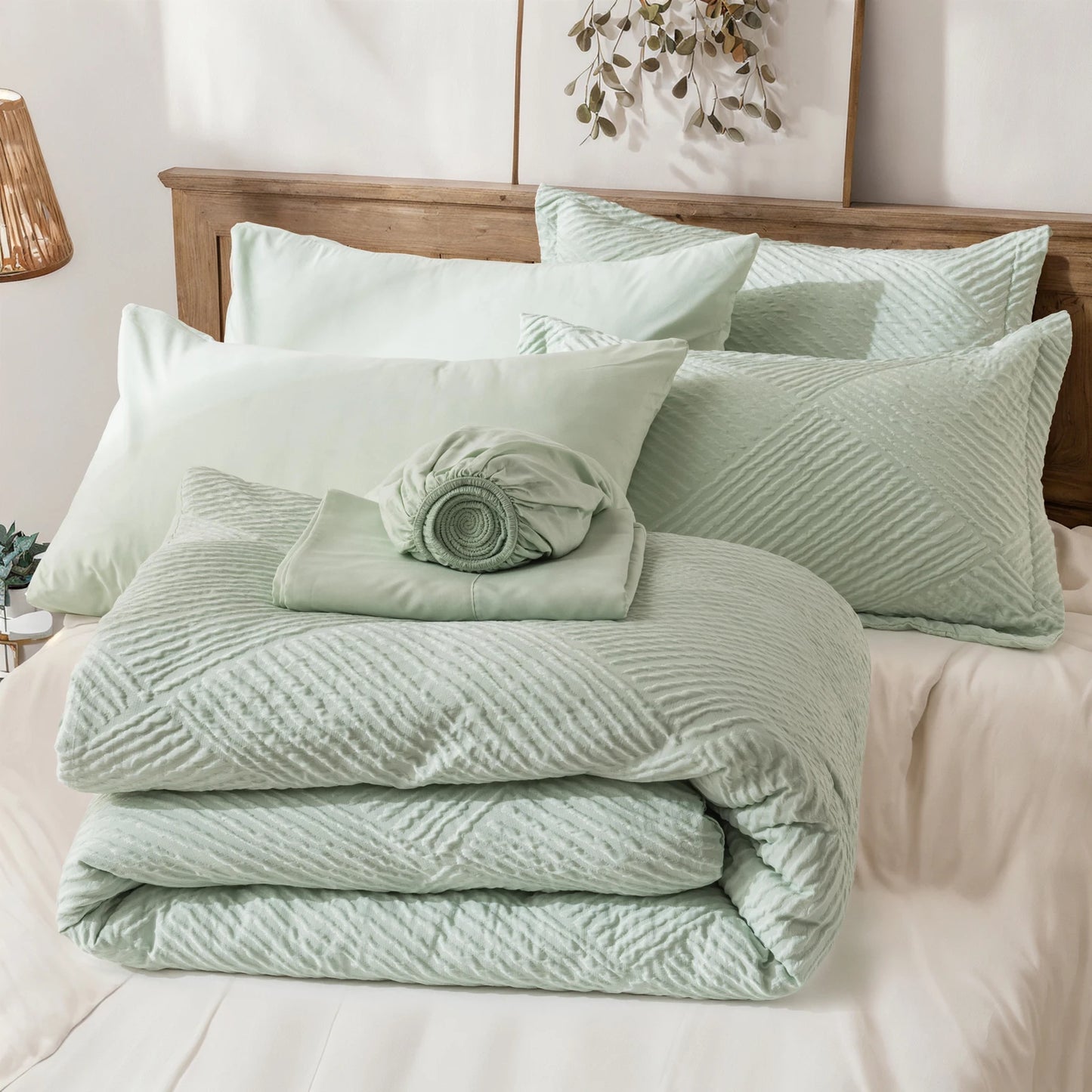 Luxury Striped Checkered 7-Piece Bedding Set – Ultra-Soft Microfiber Comforter Set