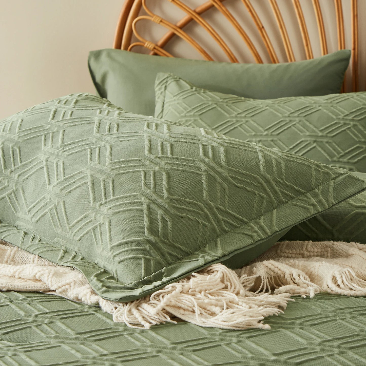 7-Piece Embossed Comforter Set – Super Soft, Breathable & All-Season Luxury Bedding