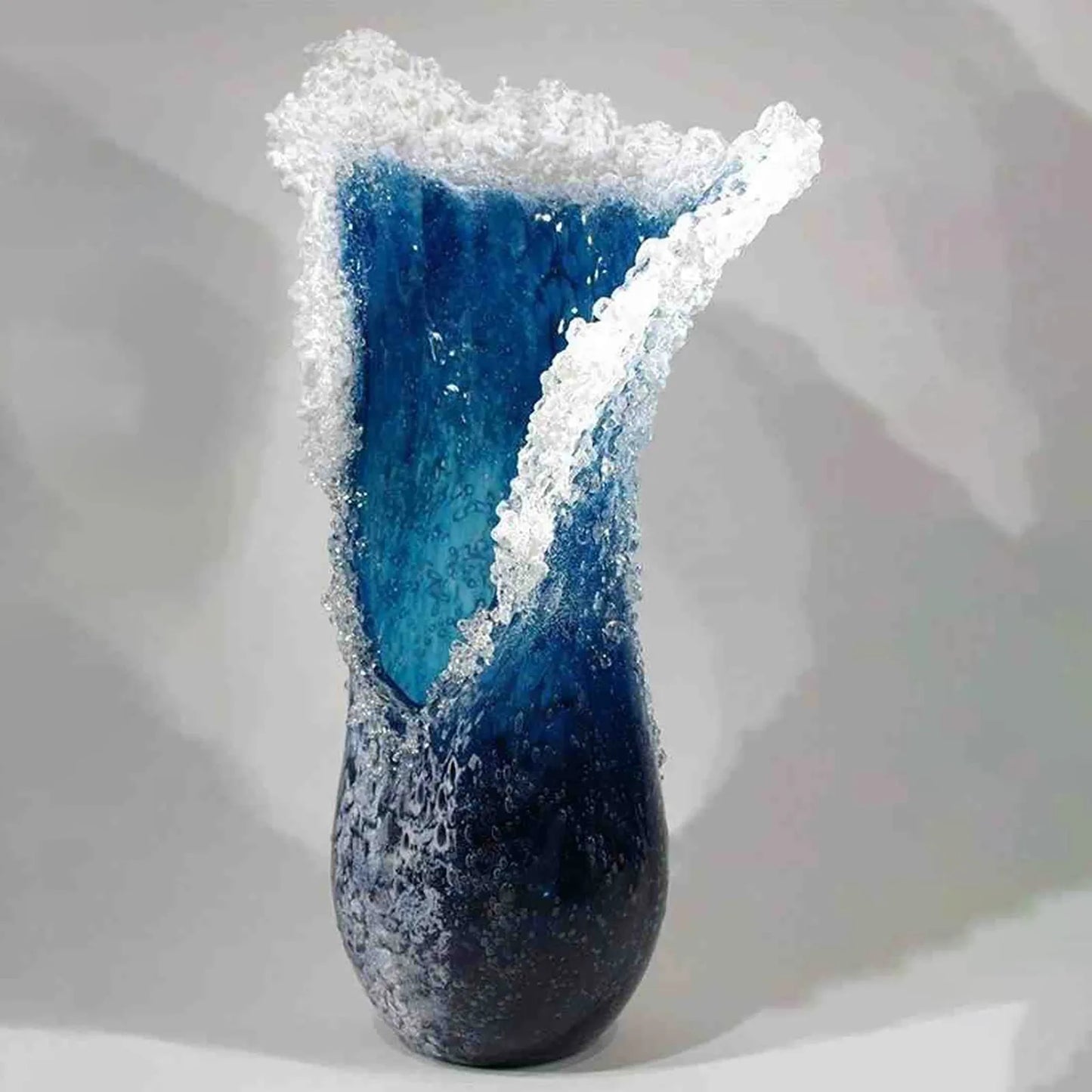 Sea Wave Resin Vase – Blue Wavy Decorative Vase for Living Room, Office, or Coffee Shop