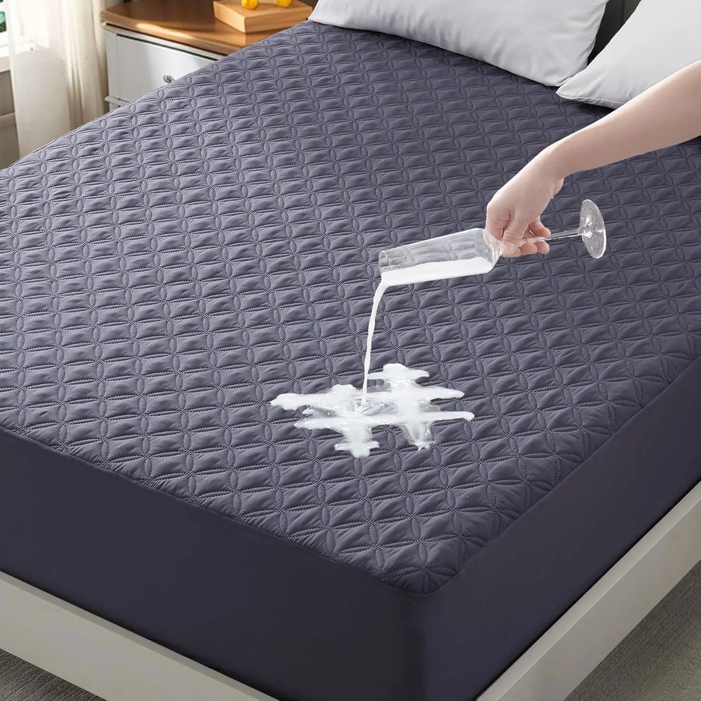 Waterproof Mattress Protector Soft Breathable Noiseless Deep Pocket Dirt-Proof Washable