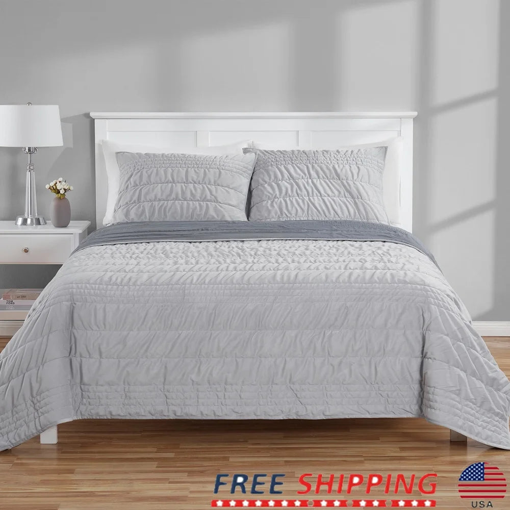 Lightweight Reversible Quilt – Soft Mink Fabric with Zigzag Stripes, Full/Queen Size