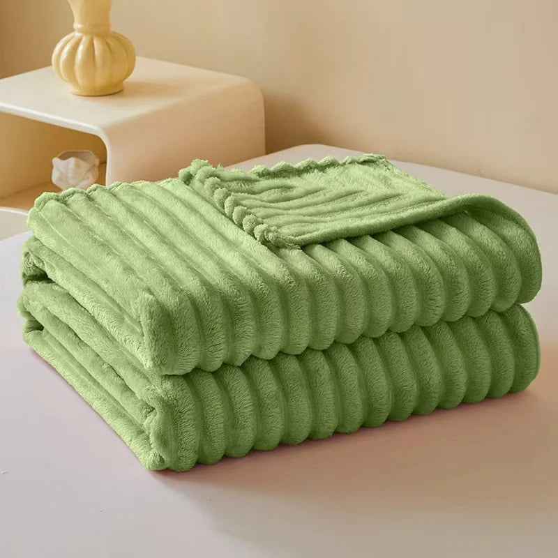 Milk Velvet/Flannel Blanket – Soft, All-Season, Machine-Washable for Bed & Sofa