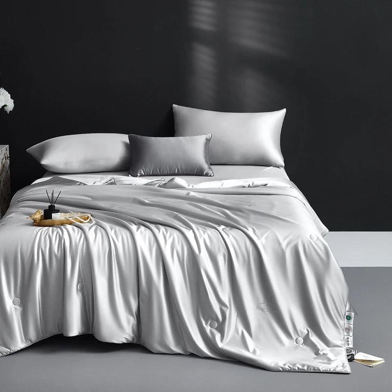 Luxury Mulberry Silk Throw Blanket – Lightweight, Cooling, and Ultra-Smooth