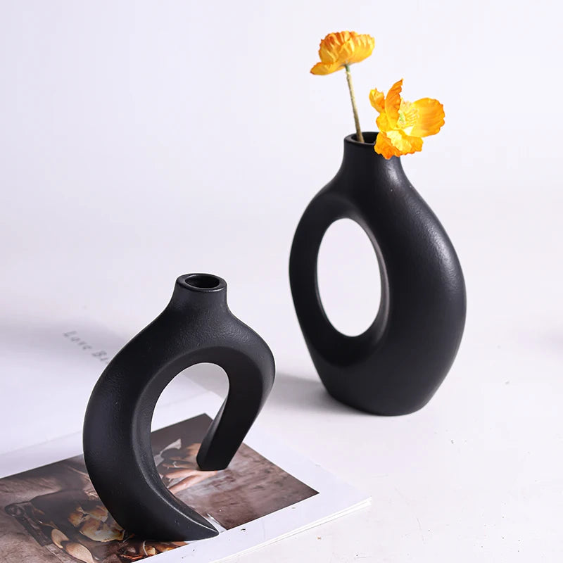 2-Piece Ceramic Vase Set – Modern Decorative Art for Living Room & Bedroom