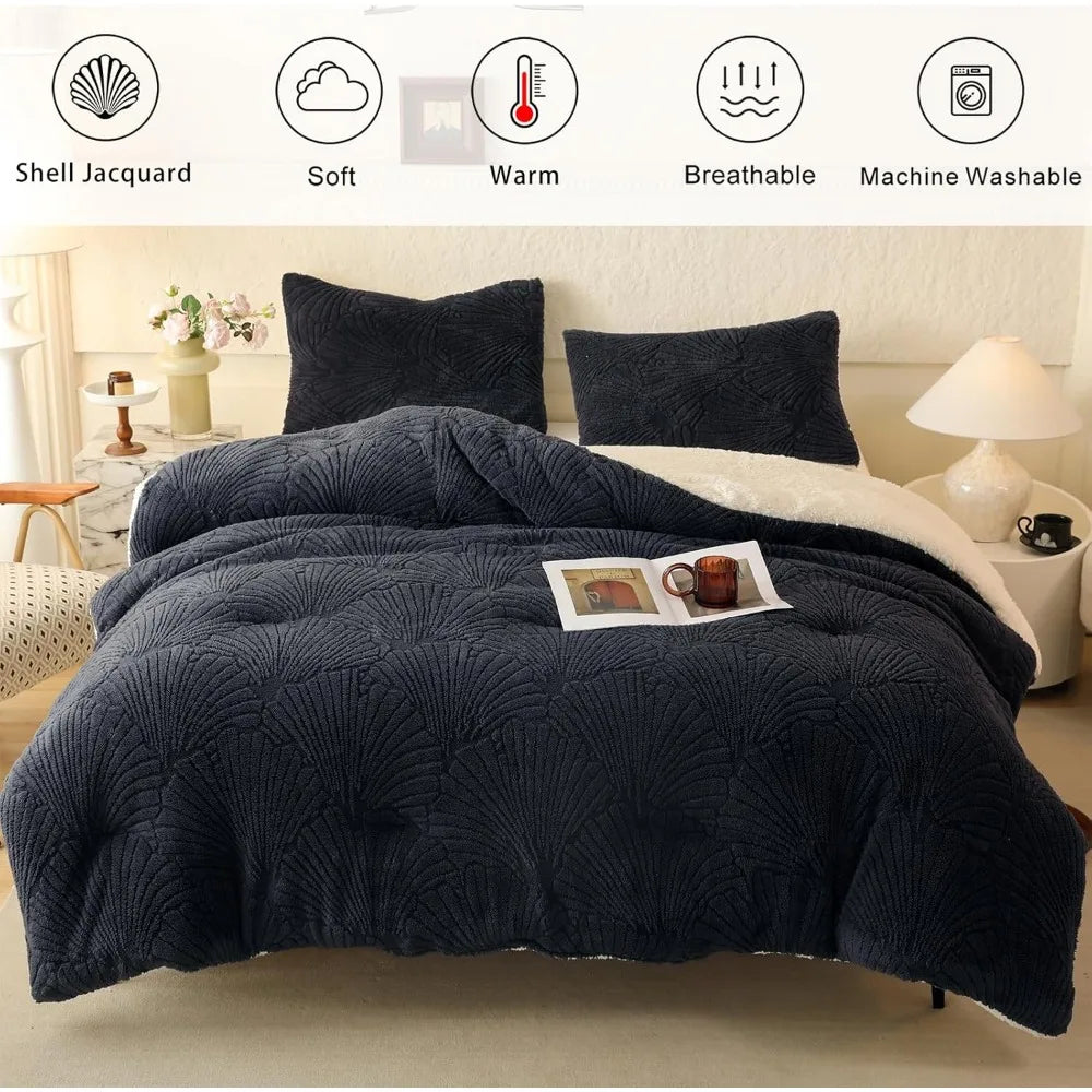 Geometric Jacquard Sherpa Comforter Set – Queen 3-Piece Bedding