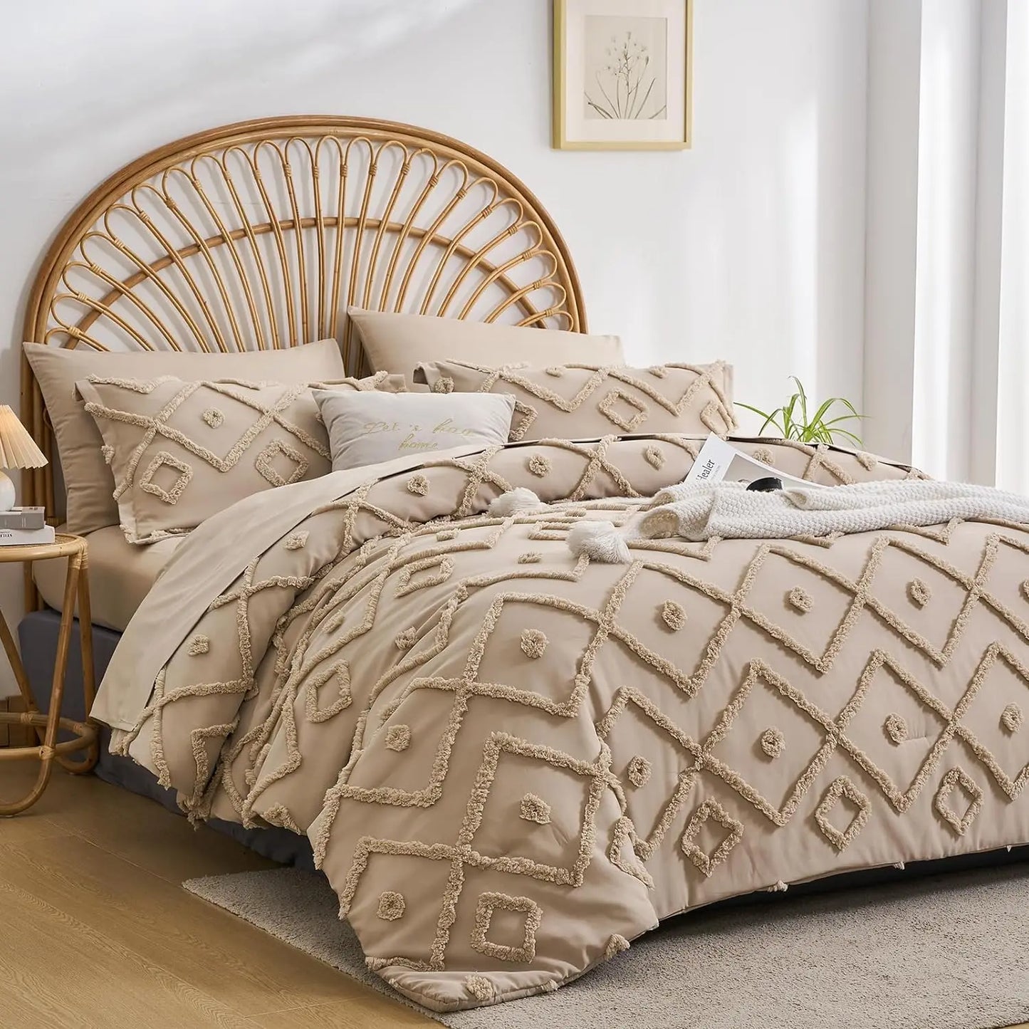 7-Piece Tufted Quilt Bedding Set – Soft Microfiber Lightweight Comforter Set for All Seasons