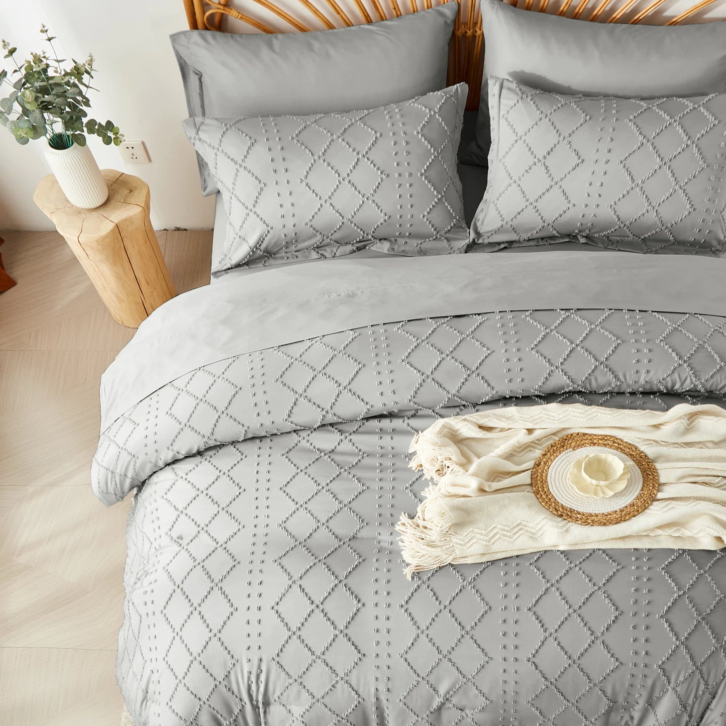 Tufted Boho Comforter Set – Farmhouse Shabby Chic Embroidery, Soft Jacquard