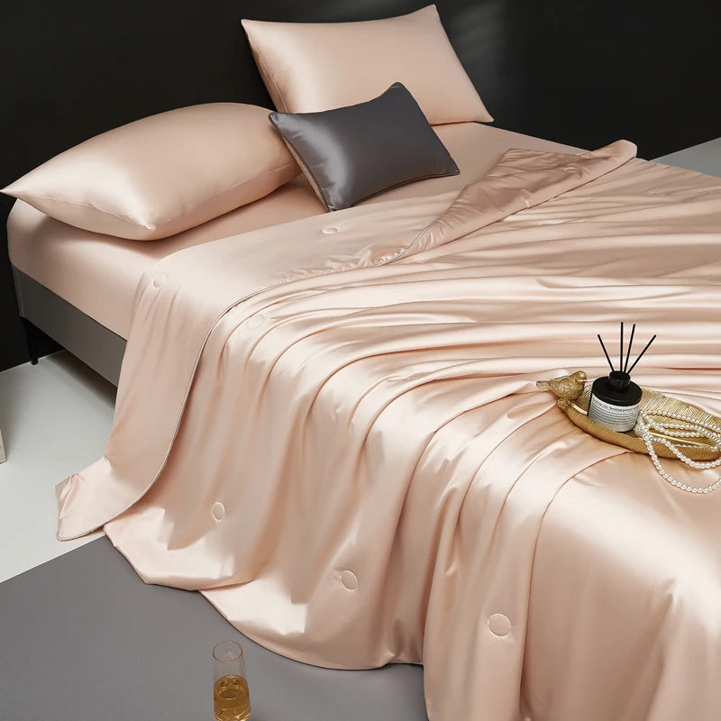 Luxury Mulberry Silk Throw Blanket – Lightweight, Cooling, and Ultra-Smooth