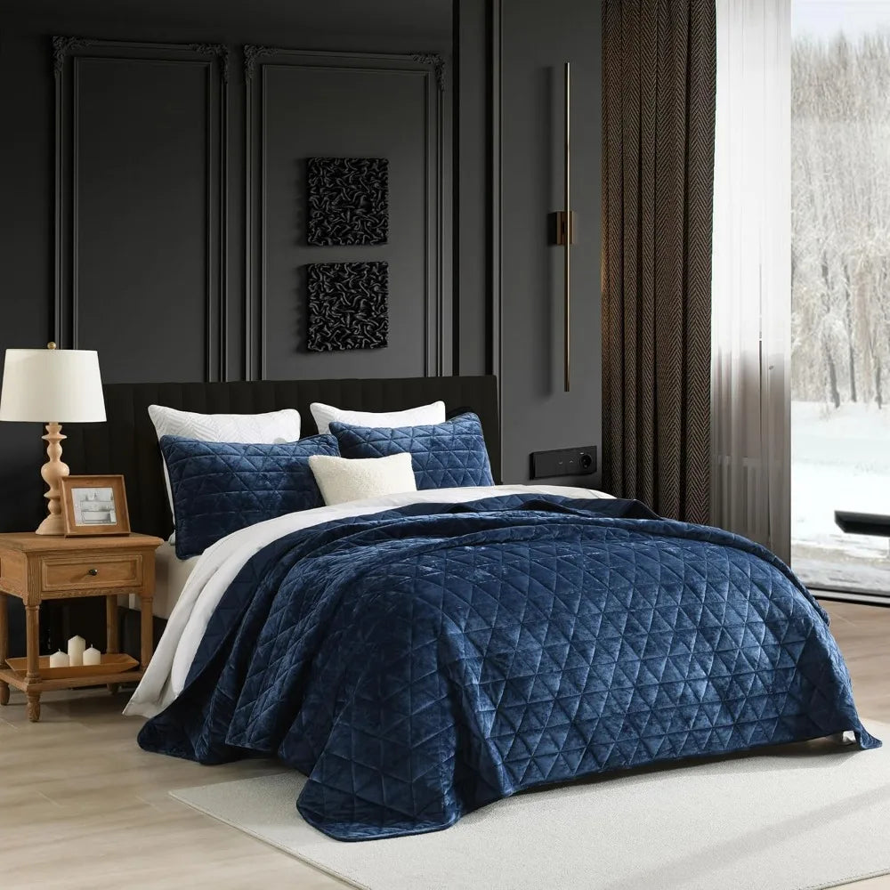 Luxurious Navy Blue Velvet Quilt Set – Plush, Lightweight & All-Season Comfort