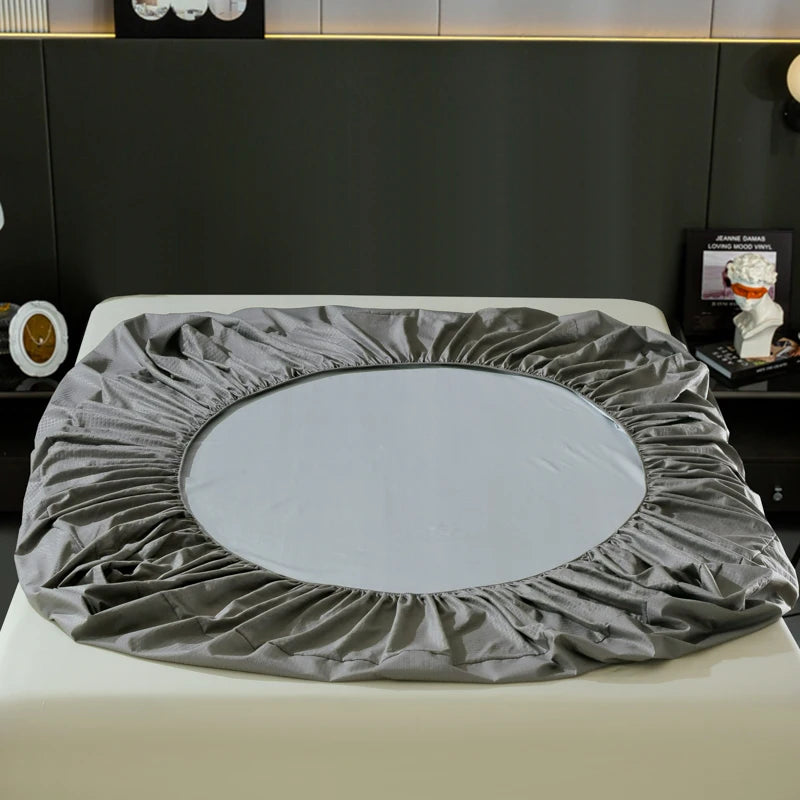 1pc Waterproof Checkered Bed Cover – Stain-Resistant, Machine-Washable