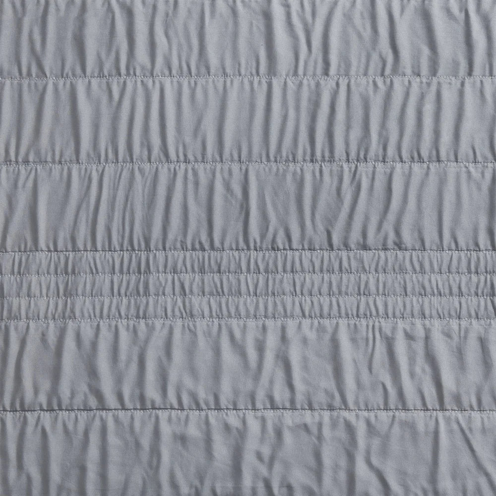 Lightweight Reversible Quilt – Soft Mink Fabric with Zigzag Stripes, Full/Queen Size