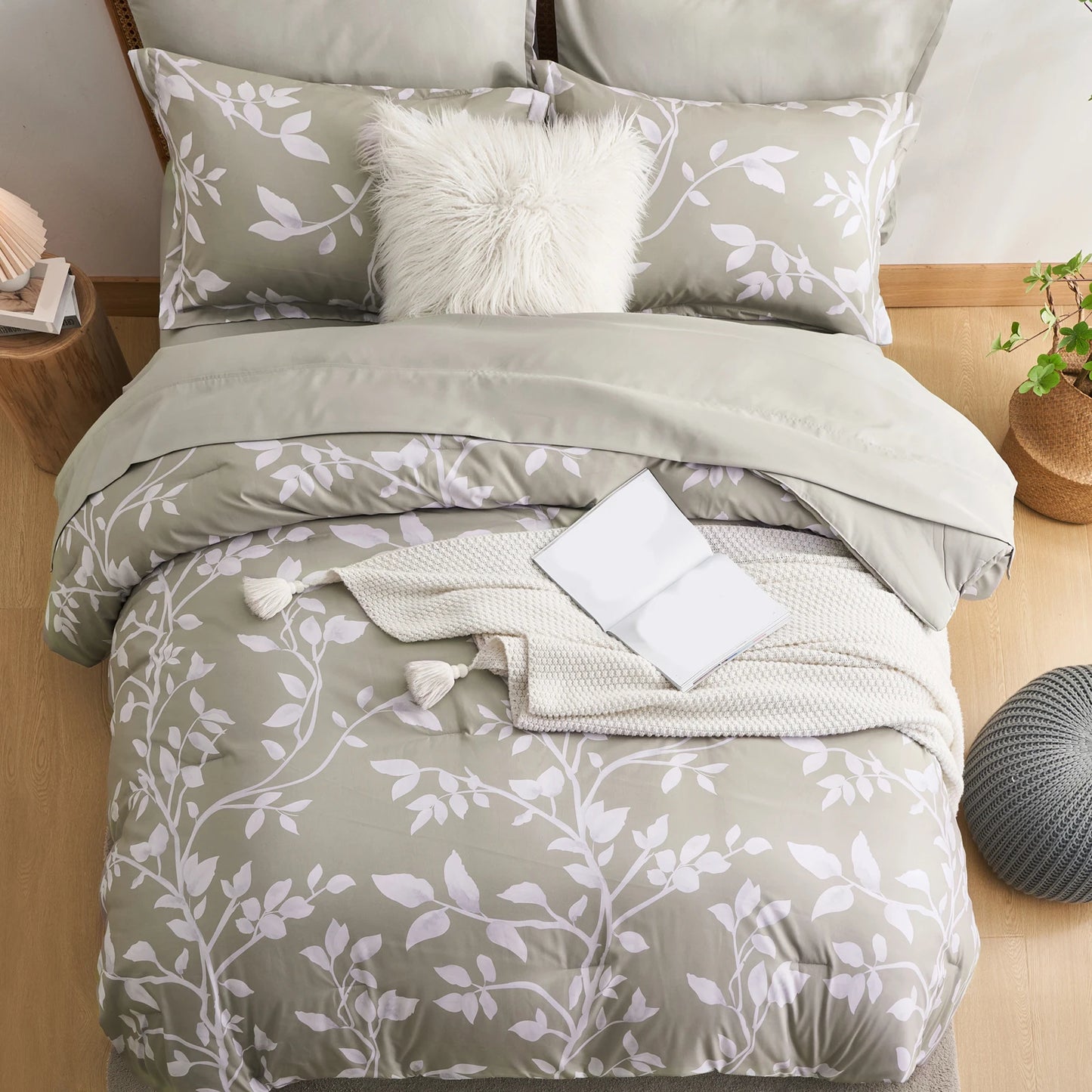 7-Piece Leaf Print Comforter Set Queen – Soft, Cozy, All-Season Bedding