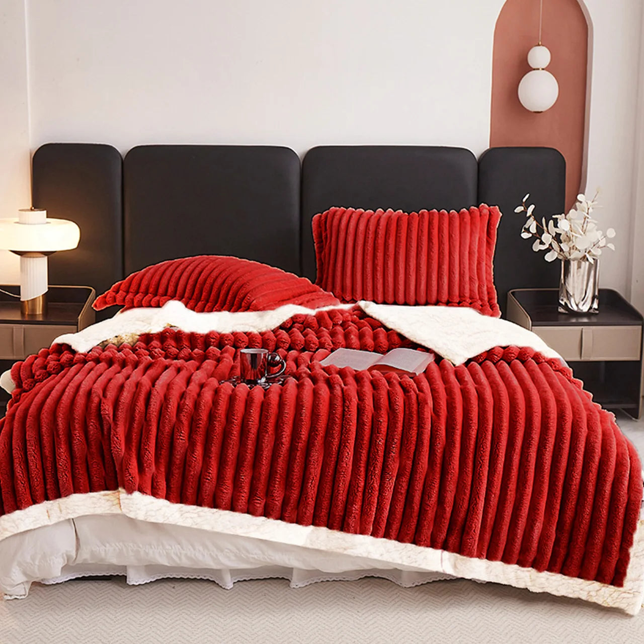 Weighted Fleece Blanket – 8 lb Plush Throw, Soft & Warm, 220×240 cm, All-Season Use