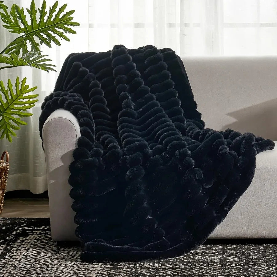 Black Faux Fur Throw Blanket – 50x60 Inches, Cozy & Plush