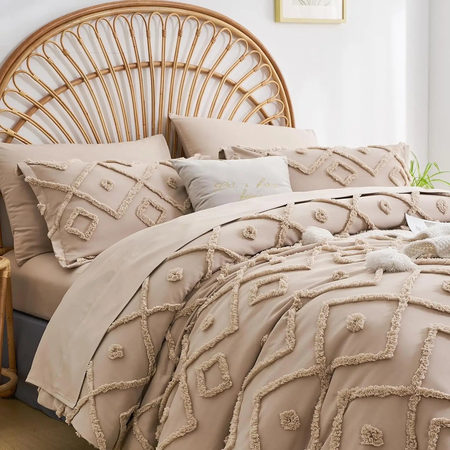 7-Piece Tufted Quilt Bedding Set – Soft Microfiber Lightweight Comforter Set for All Seasons