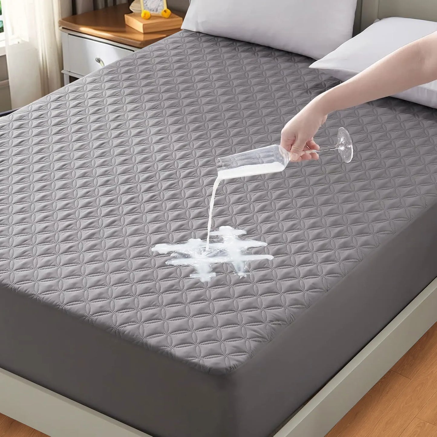 Waterproof Mattress Protector Soft Breathable Noiseless Deep Pocket Dirt-Proof Washable