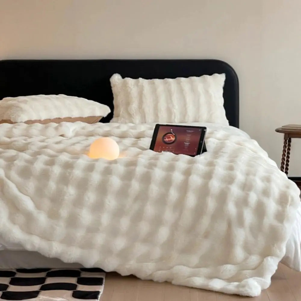 Weighted Faux Rabbit Fleece Blanket – 6 lb Soft Plush Bedspread for All-Season Comfort