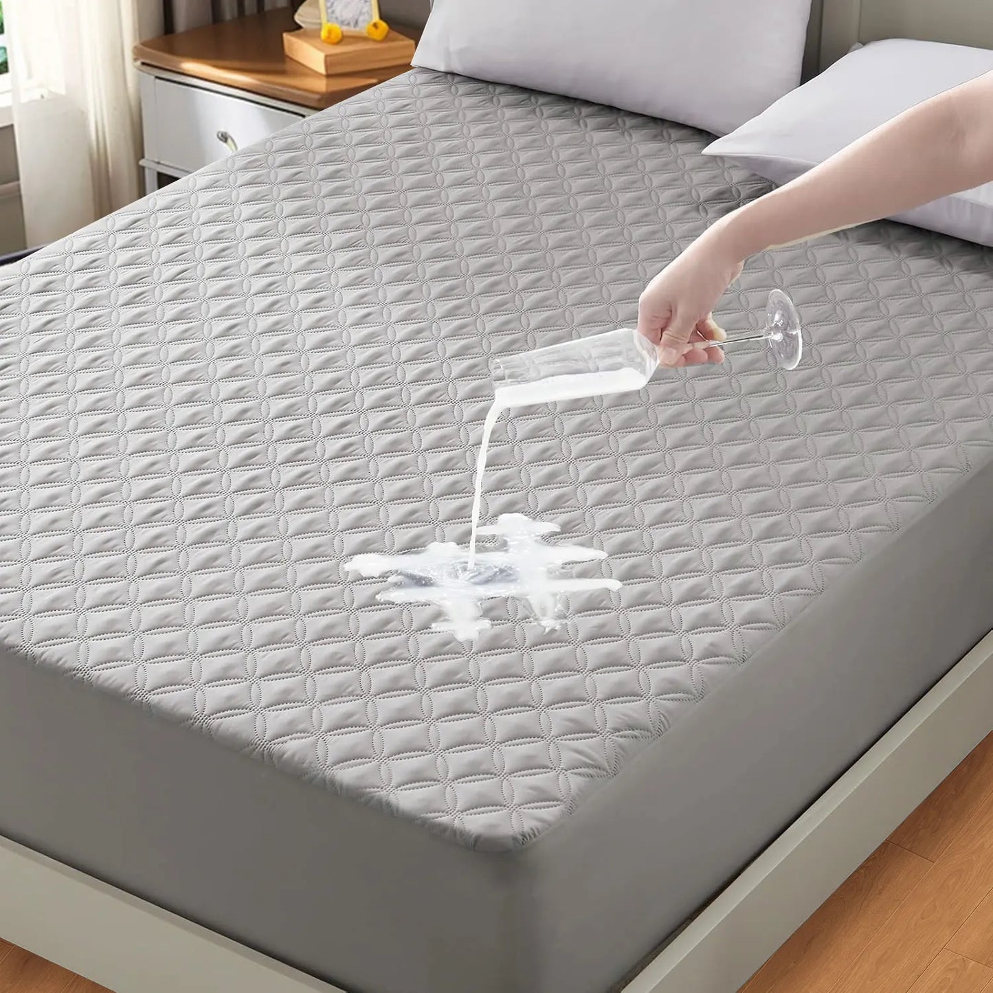 Waterproof Mattress Protector Soft Breathable Noiseless Deep Pocket Dirt-Proof Washable