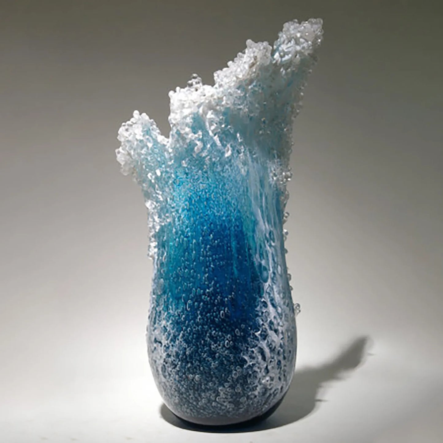 Sea Wave Resin Vase – Blue Wavy Decorative Vase for Living Room, Office, or Coffee Shop