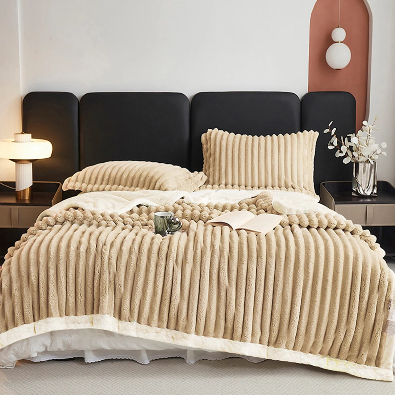Weighted Fleece Blanket – 8 lb Plush Throw, Soft & Warm, 220×240 cm, All-Season Use